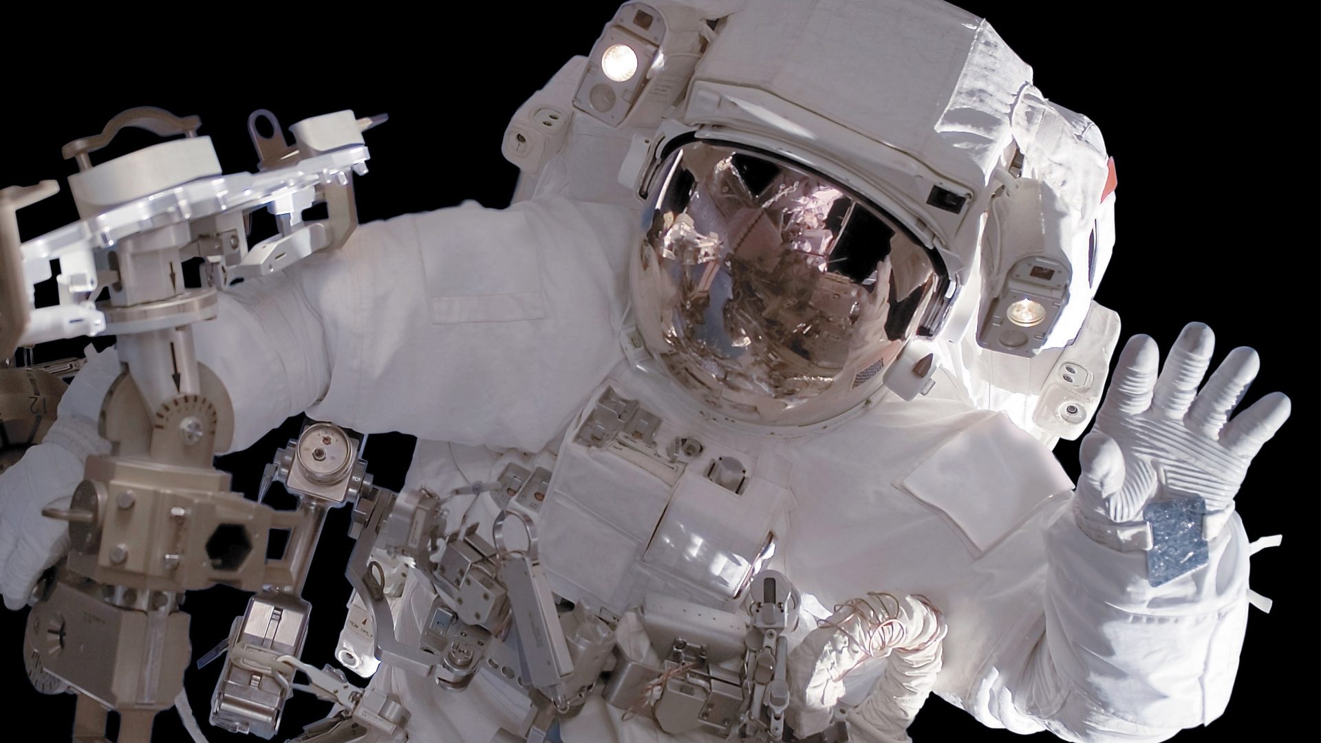 Astronaut (DLR CC-BY 3.0)