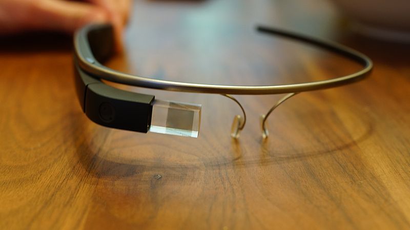Google Glass (CC-BY-SA 2.0 Ted Eytan, http://www.flickr.com/photos/taedc/8714927697/)